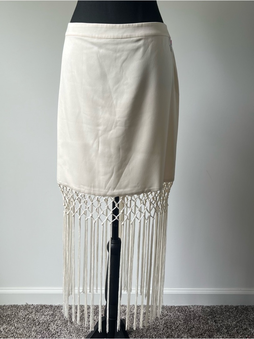Camila Coelho Mora Fringe Mini Skirt Pearl White Satin NWT XL Festival - Picture 3 of 9